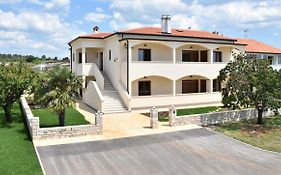 Apartmani Diana